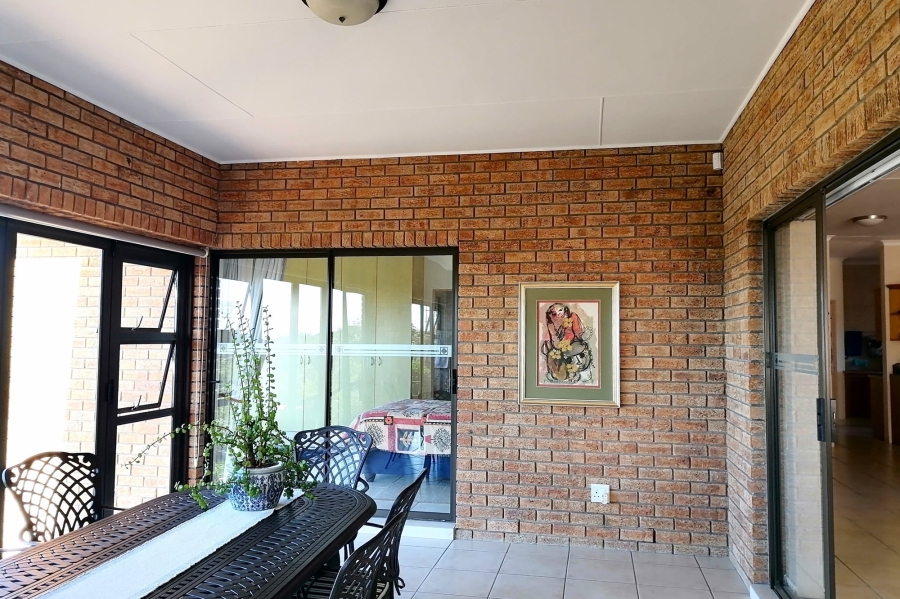 4 Bedroom Property for Sale in Stilbaai Wes Western Cape